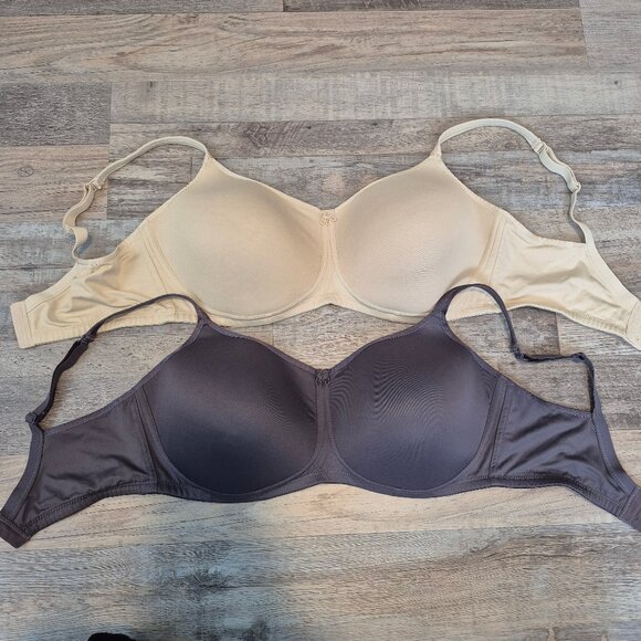 Pair of Amoena Mara bras, 40DD - Picture 1 of 4